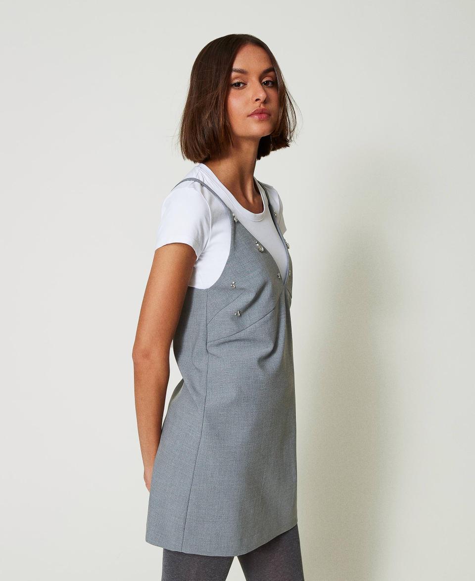 Twin Set Abito corto con ricami e T-shirt Sconto