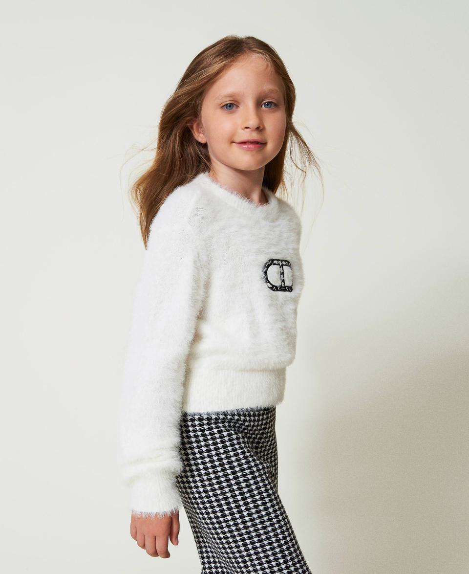 Twin Set Maglia effetto pelliccia con logo Oval T In Vendita