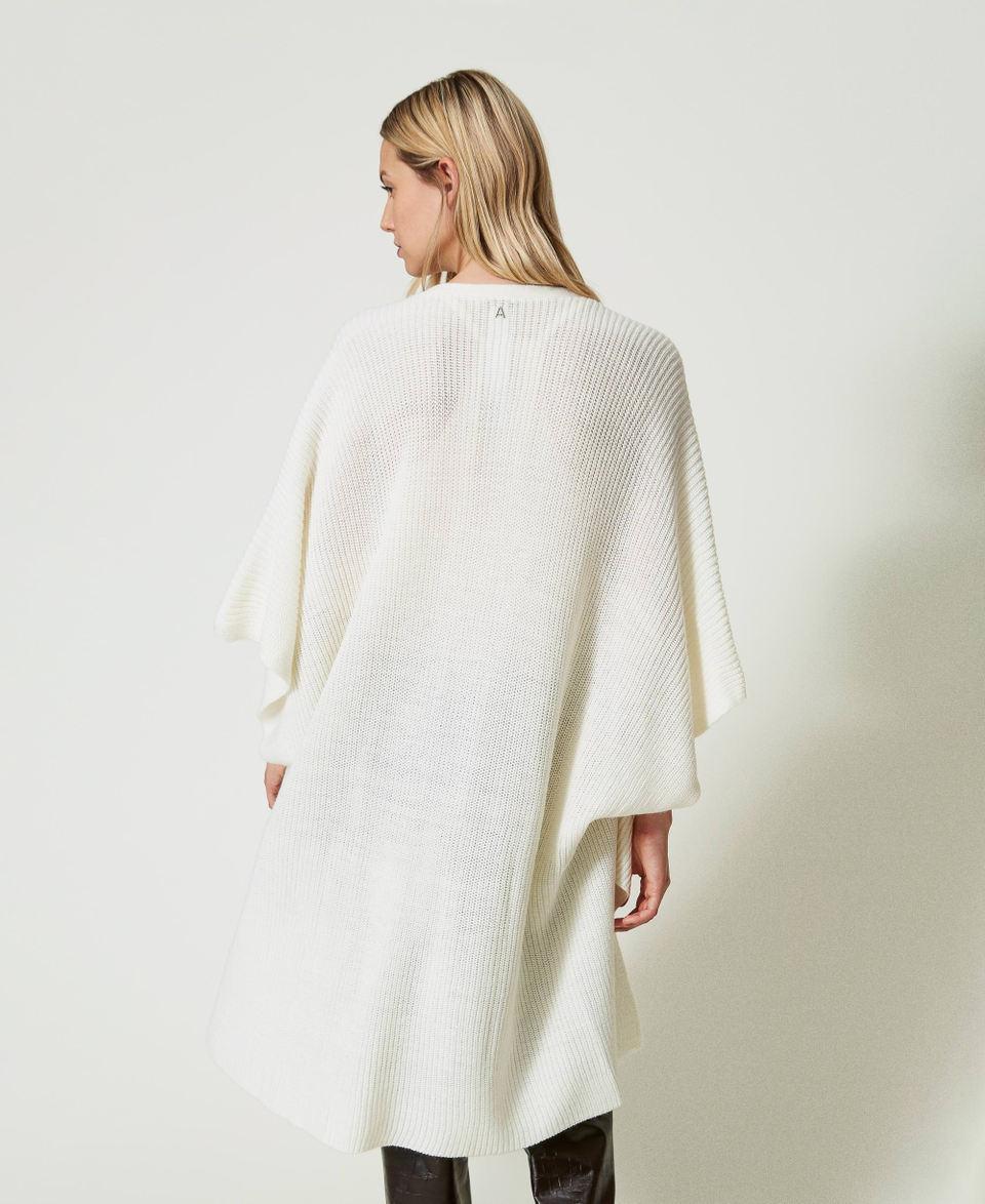 Twin Set Poncho in maglia con ricami In Vendita