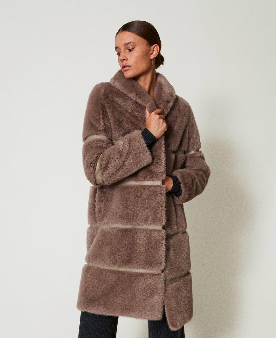 Twin Set Cappotto in faux fur con intarsi Offerta Pasqua