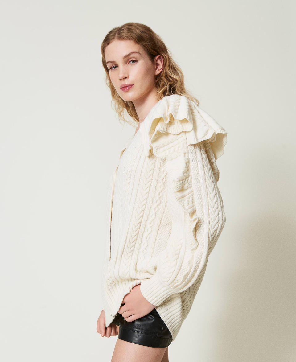 Twin Set Cardigan in misto lana con volant Offerta temporanea