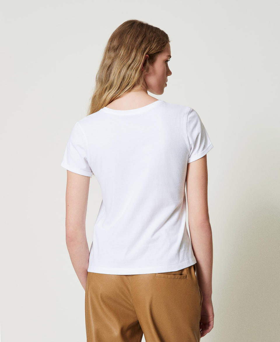 Twin Set T-shirt fitted con spilla crochet Ultimi due giorni