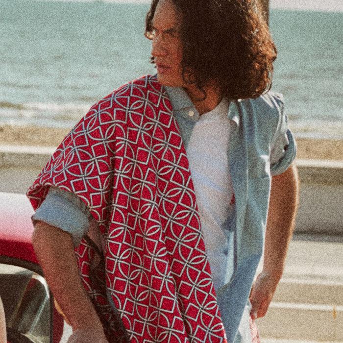 Ulturale T-Shirt bianca con taschino rosso e logomania bianca in 100% cotone - Ulturale Nuovo