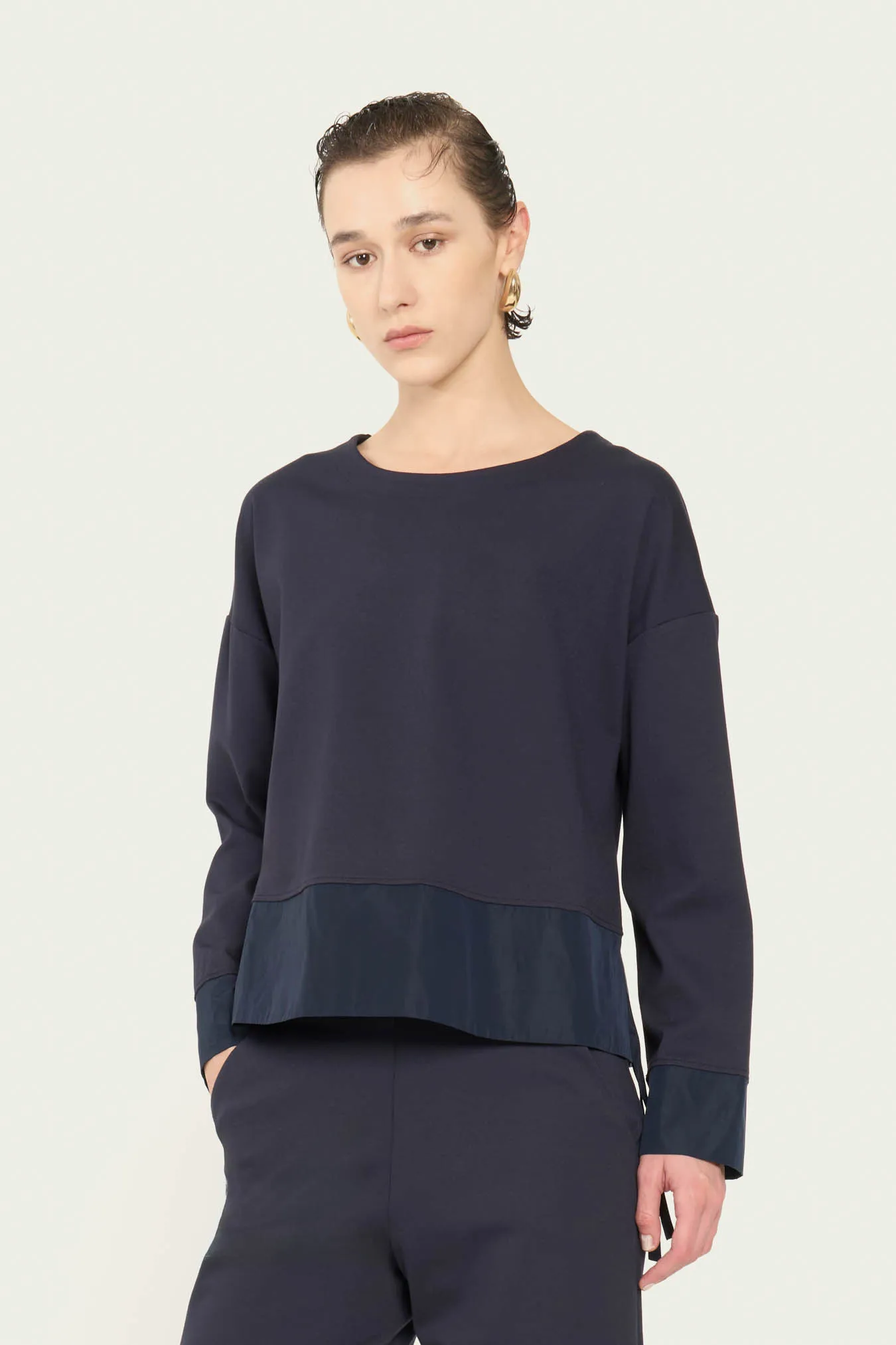 Vicario cinque T-shirt girocollo svasata manica lunga Tamara Vendita Calda