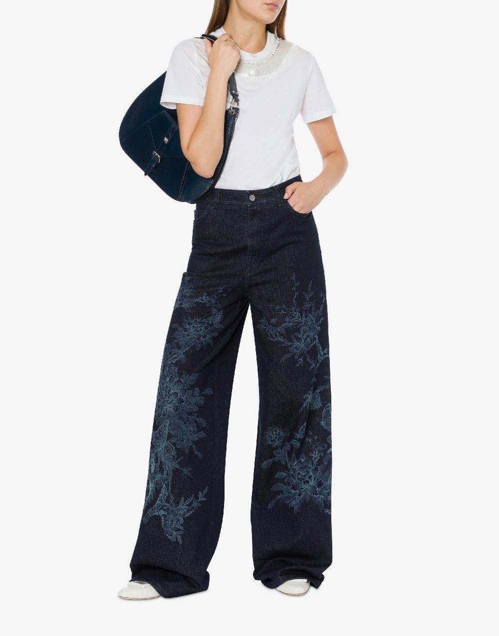 Alberta Ferretti Pantalone in denim con disegno ciliegio e farfalle Spedizione Gratuita