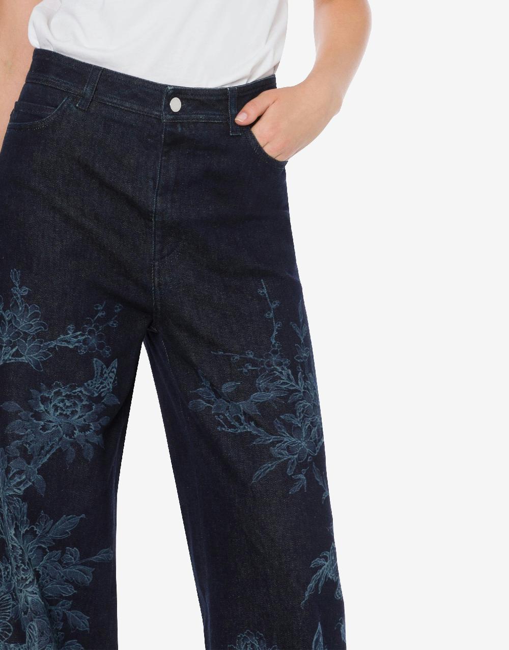 Alberta Ferretti Pantalone in denim con disegno ciliegio e farfalle Spedizione Gratuita